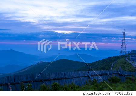 Hambae Mountain, Taebaek City, Gangwon Province Hambae Mountain, Taebaek City, Gangwon Province 73031352