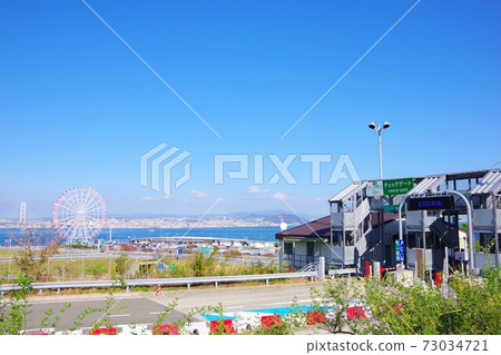 Awaji City, Hyogo Prefecture A check gate connecting the Awaji service area and the highway oasis 73034721