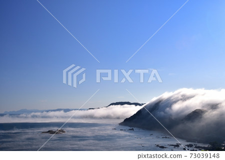 Hiwayama海岸上的河霧 Hiwayama海岸上的河霧 73039148