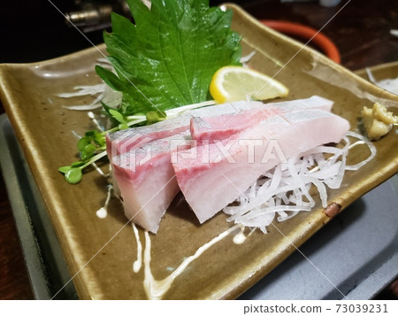 令人驚嘆的大理石生魚片 令人驚嘆的大理石生魚片 73039231