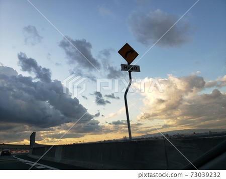 公路傍晚的天空 公路傍晚的天空 73039232