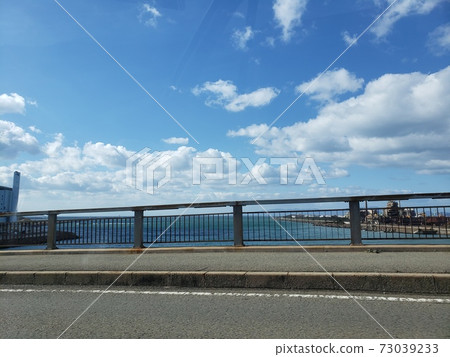 冬季之間的夏日天空 冬季之間的夏日天空 73039233