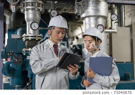 Education OJT to teach workers working in factory facilities 73040676