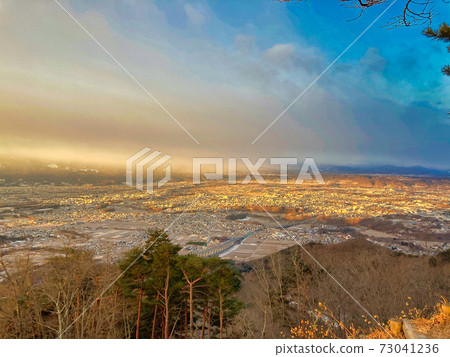 Cityscape illuminated by the morning sun Sakudaira, Nagano Prefecture 73041236