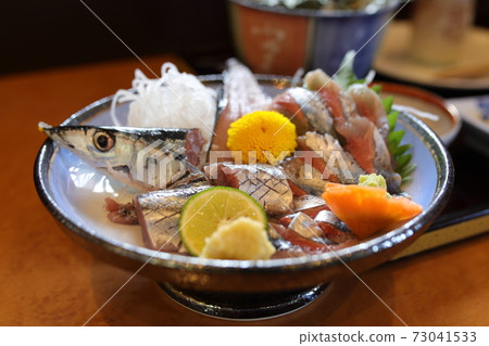 Miyako saury sashimi 73041533