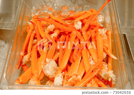 Lots of crab legs 73042038