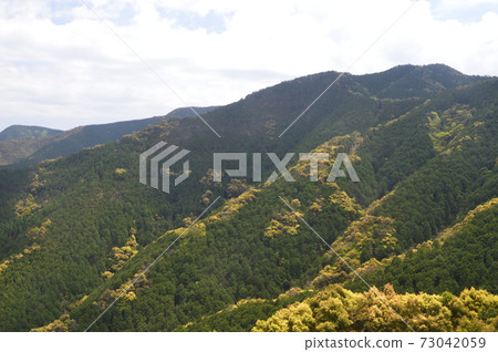 Massif in Kochi Prefecture (Nakatosa Town, Takaoka District, Kochi Prefecture) 73042059