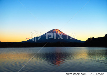 Red Fuji from Lake Shoji and upside down Fuji_No10 Red Fuji from Lake Shoji and upside down Fuji_No10 73042584