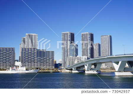 Scenery of Harumi Pier in Tokyo Bay area Scenery of Harumi Pier in Tokyo Bay area 73042937