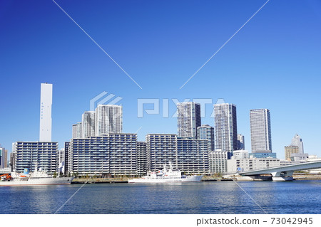 東京灣地區晴海碼頭的風景 東京灣地區晴海碼頭的風景 73042945