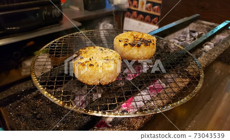 小酒館裡的烤的飯糰 小酒館裡的烤的飯糰 73043539