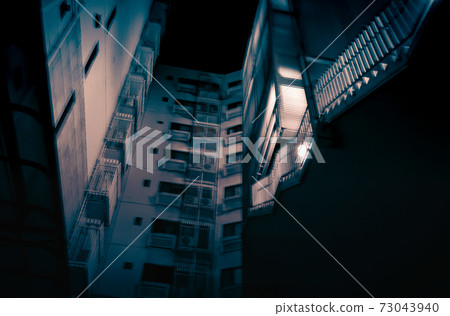 處於高增長期的建築物? 處於高增長期的建築物? 73043940