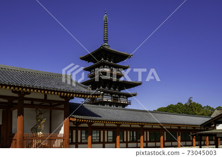 Yakushiji East Tower, Nara City, Nara Prefecture Yakushiji East Tower, Nara City, Nara Prefecture 73045003