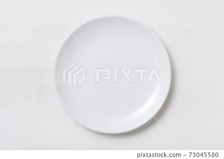 White plate bird's-eye view 73045580