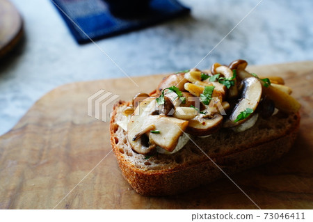 蘑菇Tartine 蘑菇Tartine 73046411