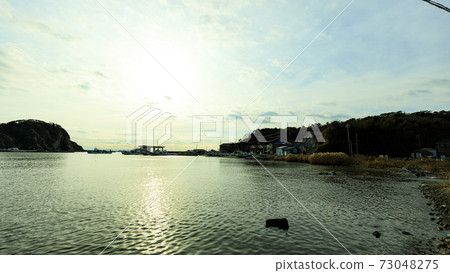 湘南三浦半島神奈川縣三浦市比沙門港的冬天 湘南三浦半島神奈川縣三浦市比沙門港的冬天 73048275