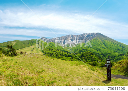 大山北壁(從小丸山的爐rate看來的綠色風景) 大山北壁(從小丸山的爐rate看來的綠色風景) 73051208