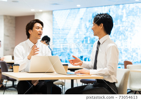 Office meeting business personal computer Office meeting business personal computer 73054613