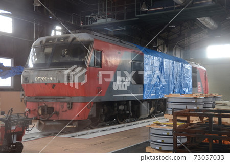 DF200-901 2號被送入JR貨運那穗汽車站第二個檢修倉庫 73057033