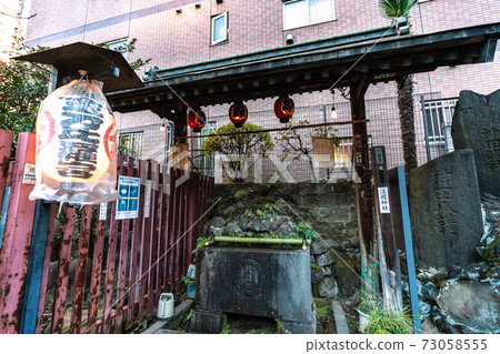 Tokyo cityscape of Japan Yanagimori Shrine in Akihabara, Tokyo (commonly known as Kurana Tamashii Shrine). Foxes and raccoon dogs ..., Setsumatsusha / Setsumatsusha ... = Kanda Sudacho 73058555
