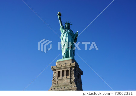 the statue of Liberty  73062351