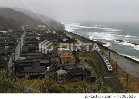 冬季在信越本線運行的特快“白雪” 73063620