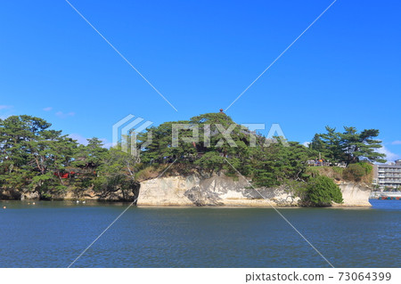 [Miyagi Prefecture] Matsushima Godaido under clear sky 73064399