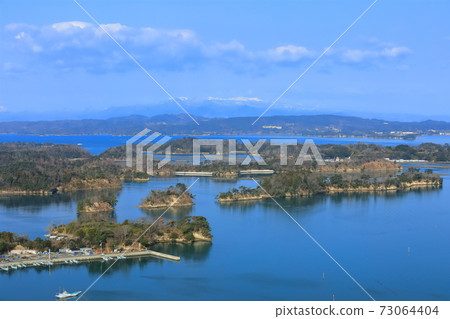 [Miyagi Prefecture] Matsushima Bay in fine weather (three views of Japan) 73064404