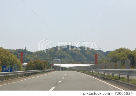 "Naramon" Second Sanna Road Furuse Toll booth [Ikoma City, Nara Prefecture] 73065824