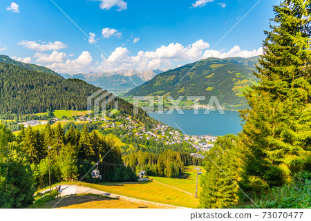 Lake Zell, German: Zeller See, at Zell am See in Austrian Alps, Austria Lake Zell, German: Zeller See, at Zell am See in Austrian Alps, Austria 73070477