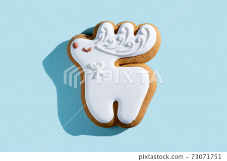 reindeer gingerbread cute pastry festive bakery 73071751