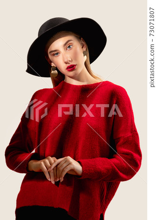 stylish woman trend look glamorous model elegant stylish woman trend look glamorous model elegant 73071807