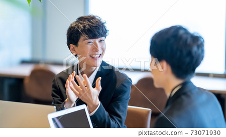 Business men meeting explanation talk Business men meeting explanation talk 73071930