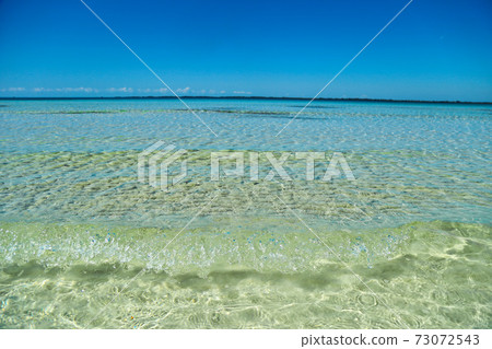 Cuba Caribbean clear waves 73072543