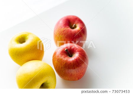Autumn taste apple Sanfuji and Shinano Gold Autumn taste apple Sanfuji and Shinano Gold 73073453