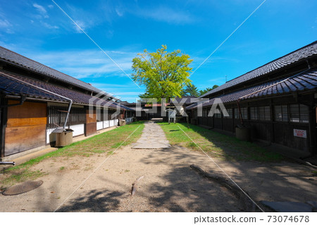 Yamai warehouse 73074678