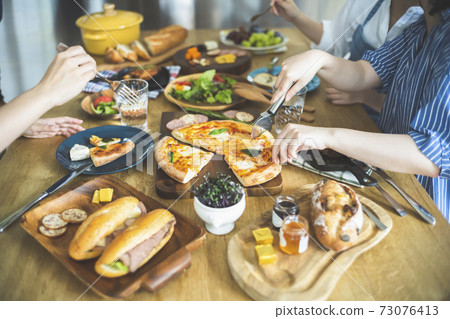 做飯的女人 73076413