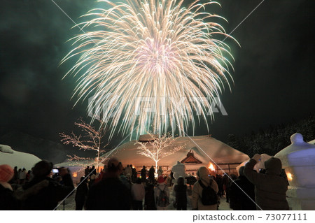 [Fukushima Prefecture] Winter fireworks in Ouchi-juku 73077111
