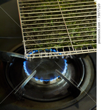 Kimchi grill, gas stove, food Kimchi grill, gas stove, food 73077120