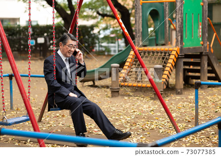 打電話給公園布蘭科的商人 73077385