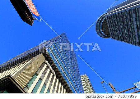 Tokyo cityscape, Bunkyo-ku, near Kasuga Korakuen 73077959