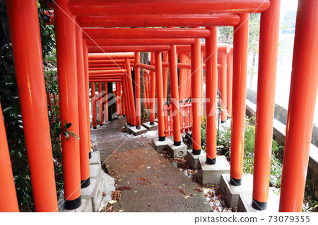 Torii of Ishiura Shrine (oldest in Kanazawa City, Ishikawa Prefecture) Torii of Ishiura Shrine (oldest in Kanazawa City, Ishikawa Prefecture) 73079355