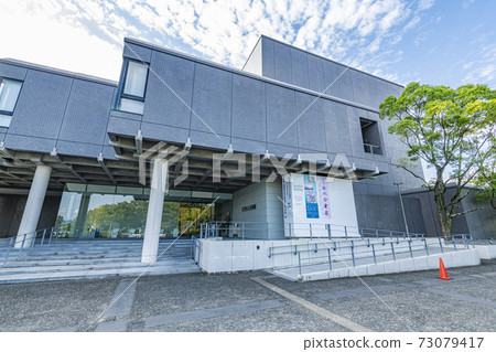 佐賀縣佐賀市佐賀縣立美術館 73079417