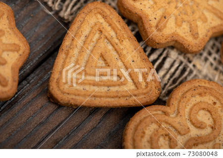 Flour on Digital Kitchen Scale with Cookie Ingredients for Baking on Wooden  Table Stock Image - Image of homemade, cooking: 268533355