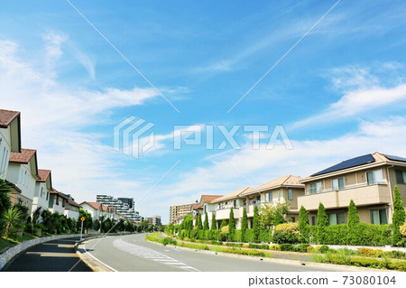 新鮮藍天的新興住宅區 新鮮藍天的新興住宅區 73080104