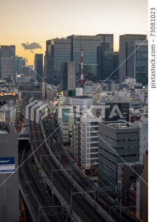 Vertical view of Tokyo Station from Akihabara 73081023