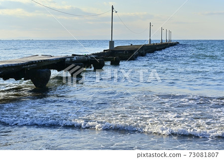 Okamoto Pier on the Uchibo Haraoka Coast Okamoto Pier on the Uchibo Haraoka Coast 73081807