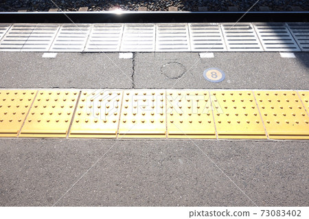 本地火車 73083402