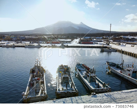 冬季拍攝北海道森町掛野漁港的雪景 73083746