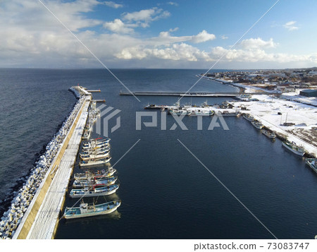 冬季拍攝北海道森町掛野漁港的雪景 冬季拍攝北海道森町掛野漁港的雪景 73083747
